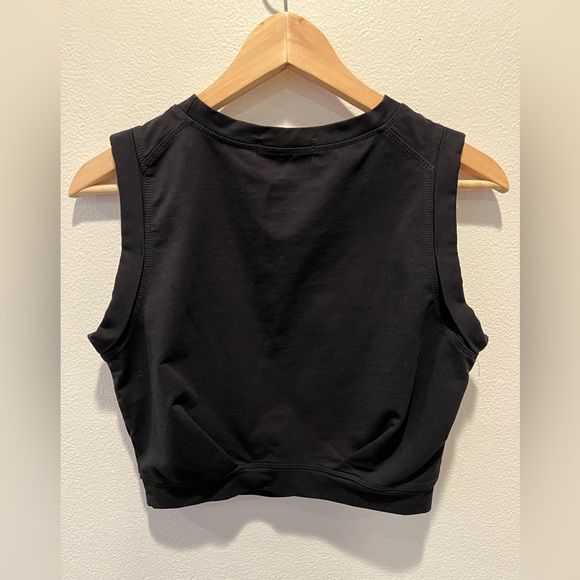 Arrive Guide Crop Top - Picture 3 of 4